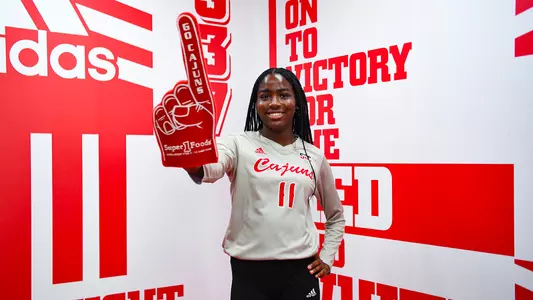 VB Lindsey Henry Summer 2025 Bio Photos