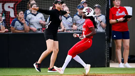 SB Dayzja Williams 2025 Season Action Photo