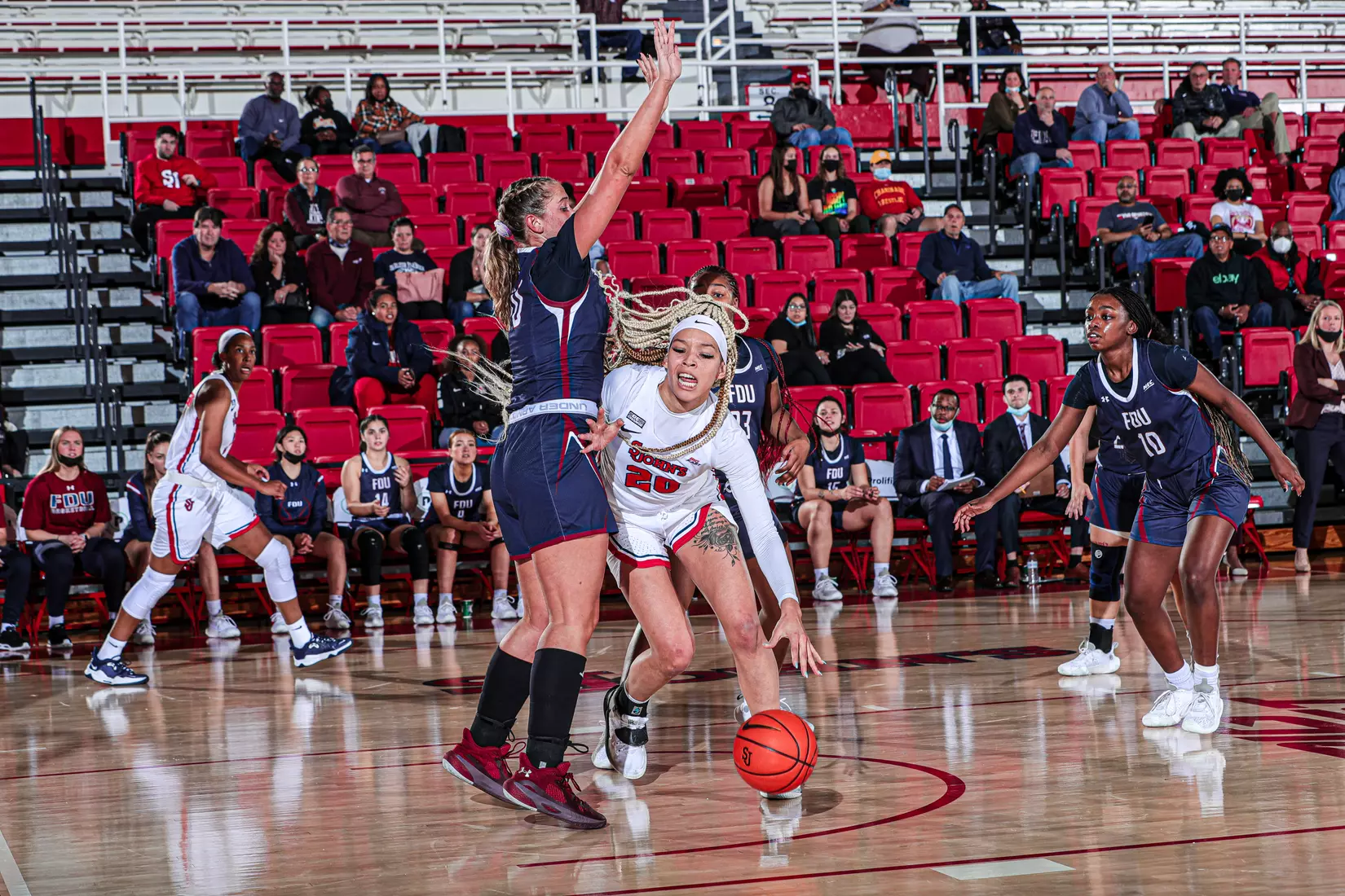 Rayven Peeples finished with 24 points and seven rebounds