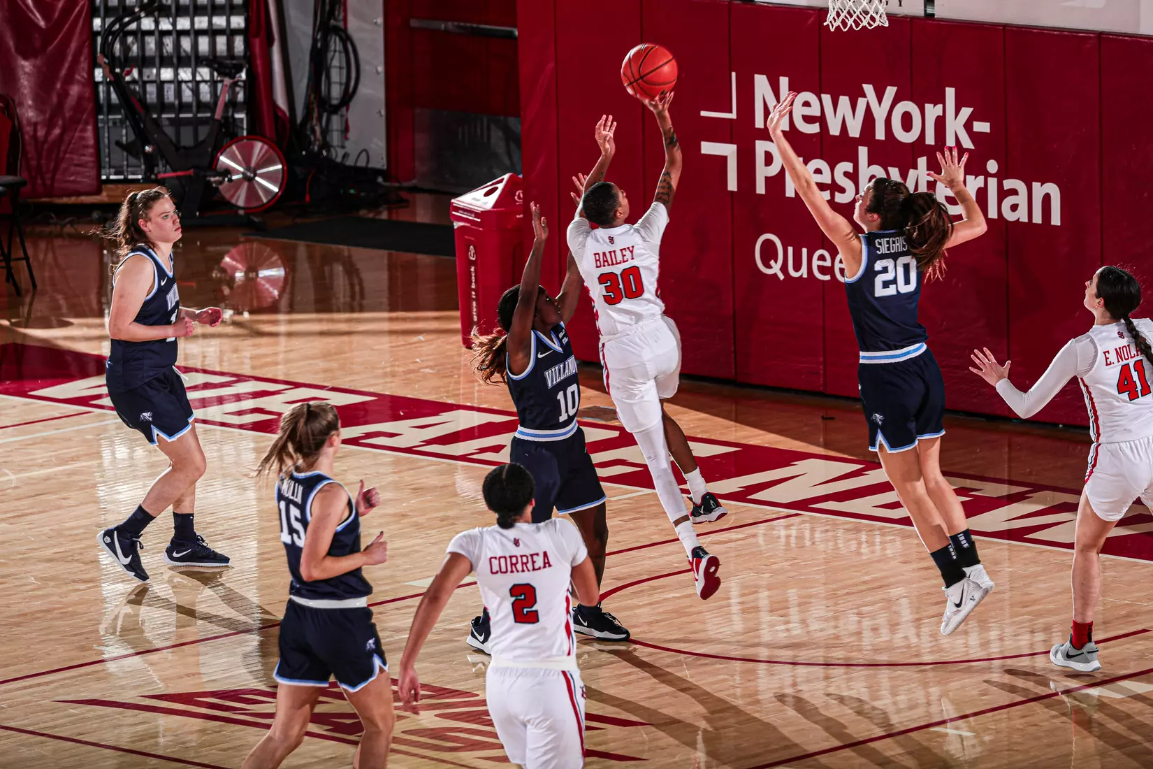 Bailey goes in for an easy two points