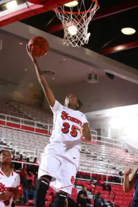 Shenneika Smith scored 20+ points for the fourth-straight game.