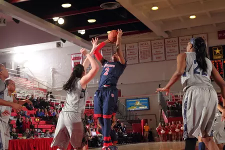 Thompson averaged 12.0 points, 7.5 rebounds and 3.0 blocks per game in St. John's 2-0 week.