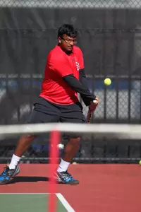 Munshaw went a combined 6-0 in singles and doubles matches this week.
