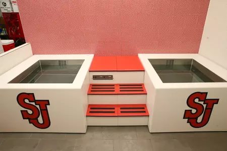 Both hot and cold whirlpool tanks offer whole-body and extremity immersion for injury prevention, recovery and rehabilitation.