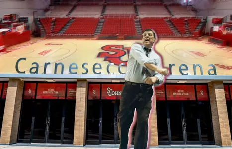 Lou Carnesecca Statue