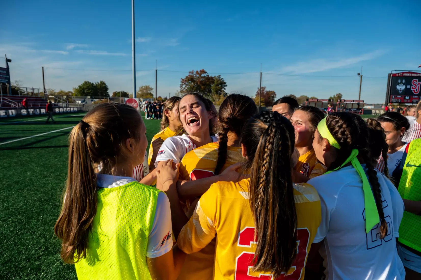 The St. John's women's soccer team advanced to the semifinal round of the BIG EAST Tournament thanks to a 4-2 penalty shootout win over the UConn Huskies on Sunday afternoon at Belson Stadium.