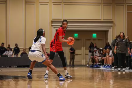 Jayla Everett led all scorers with 16 points in Las Vegas.