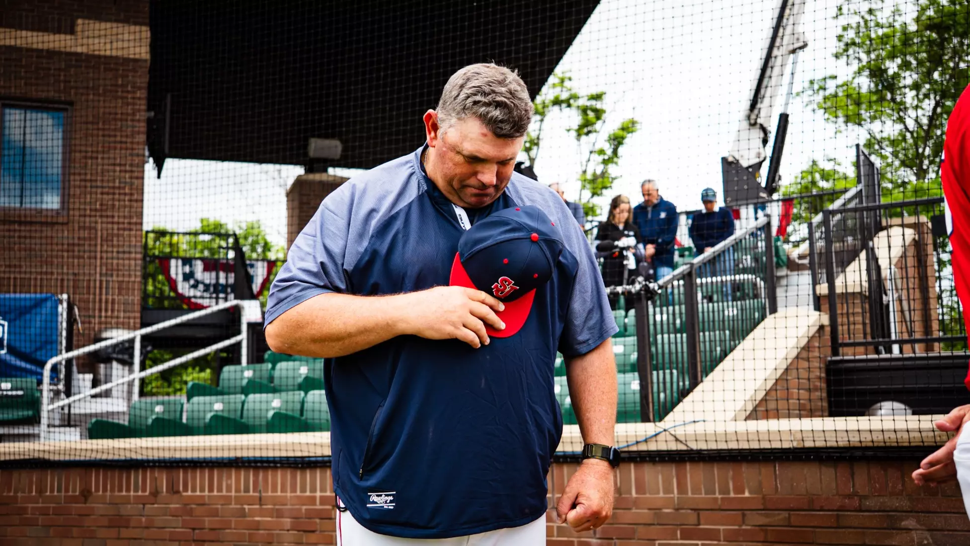 Head Coach Mike Hampton