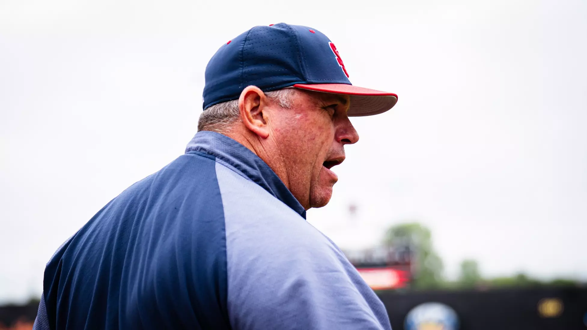 Head Coach Mike Hampton