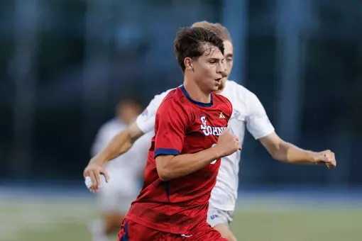 St. John's men's soccer fell on Thursday night at New Hampshire, 2-1