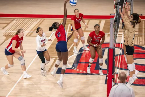 St. John’s notched 39 kills as a team, swinging .318.