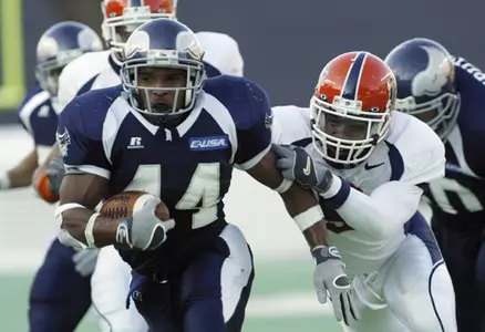 Quinton Smith runs for a touchdown versus UTEP on Saturday.