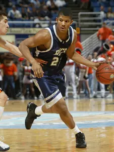 Morris Almond scored a caree-high 21 points vs. IUPUI.