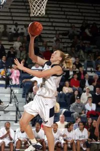 Lauren Neaves had 27 points and 18 rebounds to lead Rice to a 73-70 win.