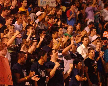 <b>A crowd of 1,276 watched the Owls defeat number 24 Auburn, 2-1, Friday night.</b>
