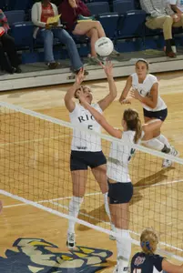 Seniors Kristina Hoban and Olaya Pazo and junior Tessa Kuykendall