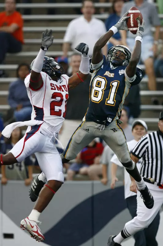 Dillard set a conference mark with 20 TD catches