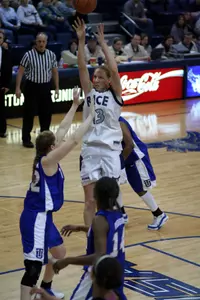 Lauren Neaves had her 13th double-double of the season