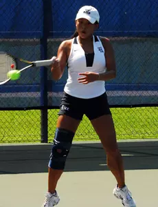 Rebecca Lin cruised to a 6-2, 6-1 consolation victory.