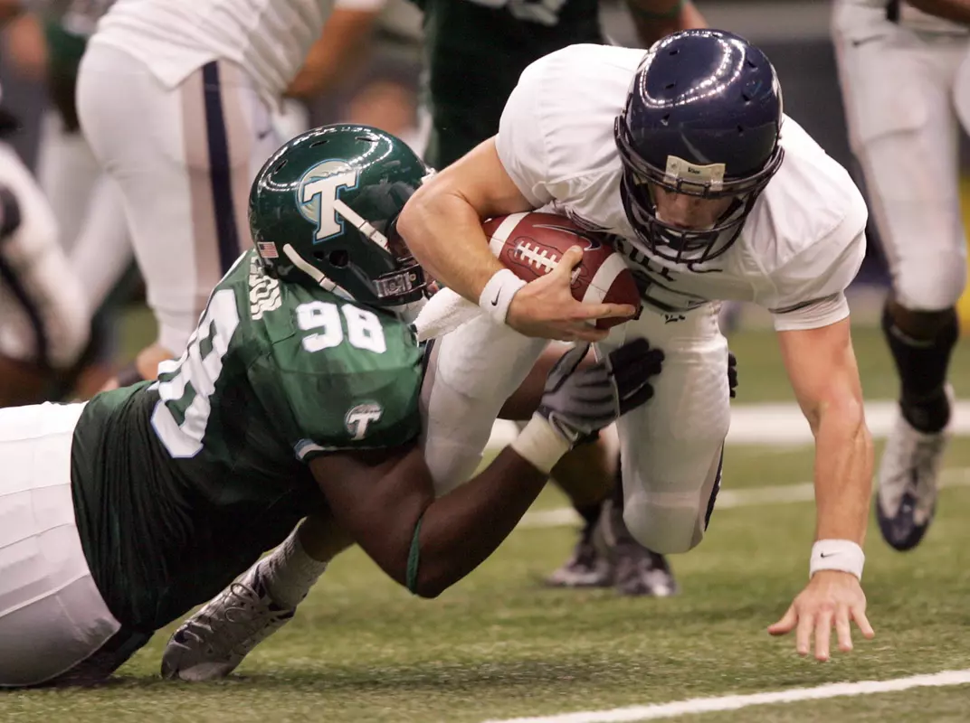Chase Clement scores on a 9-yard run.