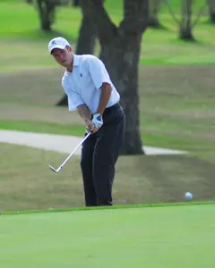 Rice junior Michael Buttacavoli shares the lead at the Pacific Invitational.