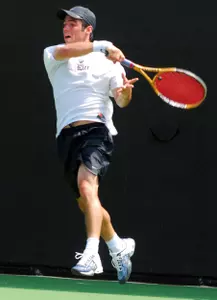 Bruno Rosa tallies a 6-4, 6-4 win to open the NCAA Singles Tournament.