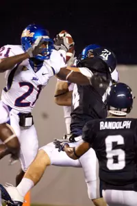 Taylor Wardlow pulled in 29-yard touchdown pass from Ryan Lewis in the second quarter.