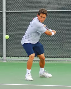 Christian Saravia advanced to the quarterfinals of the Singles B Draw at the Texas Invitational on Friday.