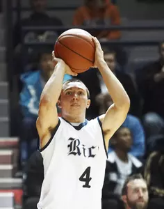 Connor Frizzelle scorede a career-high 24 points in the Owls' 88-72 win over Southern Miss Wednesday.