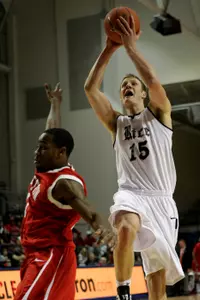 Trey Stanton scored 18 points and had 10 rebounds in the Owls' 56-51 loss at Houston.