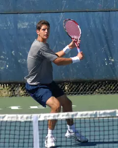 Oscar Podlewski was one of four Rice Owls to win in singles play during the first day of the 53rd Rice Fall Invite presented by Holiday Inn Hotel and Suites Medical Center.