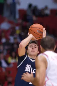 Connor Frizzelle is averaging better than 13 points in scoring.