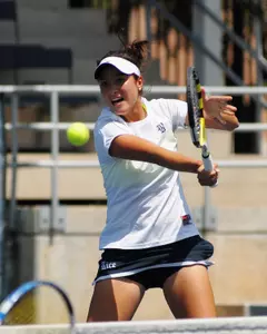 Ana Guzman knocked off the tournament's No. 1 seed to advance to the semifinals of her draw at the Persona Legal Resources Cougar Fall Draw.