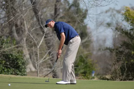 Tim Pawul putts during his final round of the Rice Intercollegiate