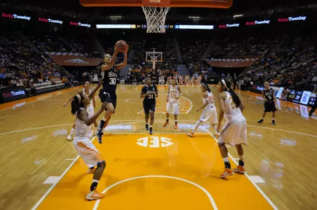 Jessica Kuster led the Owls with 22 points and six rebounds.