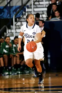 Elena Gumbs hit the go-ahead 3-pointer with 26 seconds left.