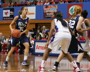 Jessica Kuster led the Owls with 16 points