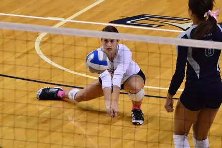 Daniela Arenas led the Owls with 12 digs on Sunday.