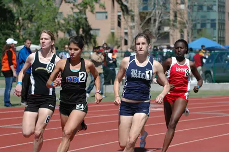 Marie Thompson finished as the third collegian in the 10,000 meters