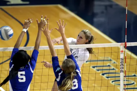 Noelle Whitlock led the team with 14 kills