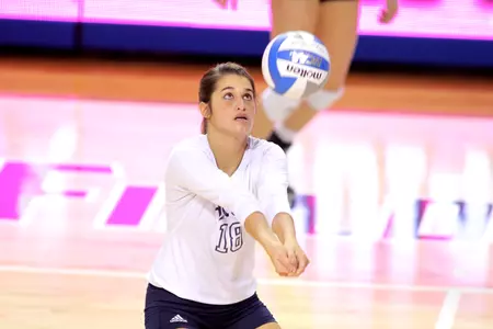 Daniela Arenas and the Owls head to Middle Tennessee on Friday.