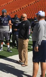 Former SMU head coach and Oahu resident June Jones spoke to the Owls before Saturday's practice at Aloha Stadium.