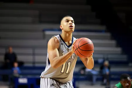<B>Ross Wilson</b> and the Owls look for a third-straight home win on Saturday at 3 p.m.