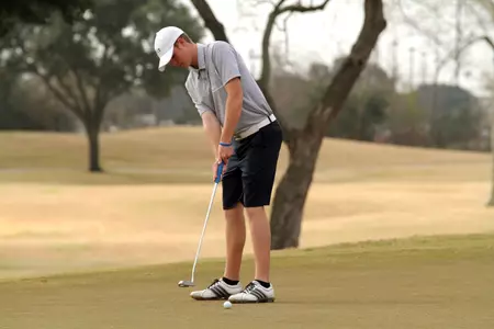 <b>Kevin Reilly's</b> five birdies helped him move up on Monday.