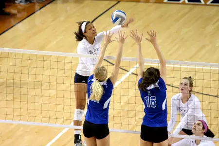 Chelsey Harris finished with 12 kills in Rice's 3-0 win over Green Bay.