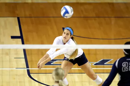 Daniela Arenas led the Owls with 20 digs in Friday's win at Southern Miss.