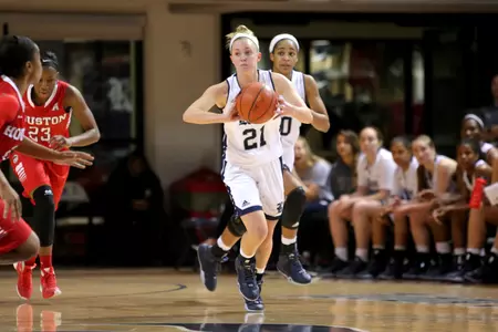 Gabrielle Stanton and the Owls head to Huntsville to face the Bearkats on Thursday.