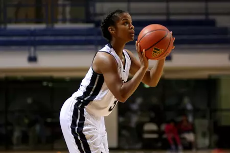 Maya Hawkins scored nine points in the Owls' loss to Baylor.