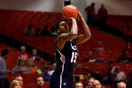 <b>Bishop Mency</b> led the Owls with 13 points on Thursday.