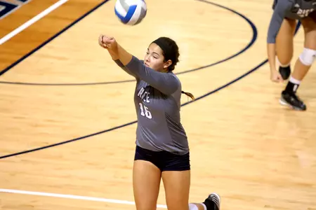 Freshman setter Julianna Dole earned the first double-double of her career on Friday.